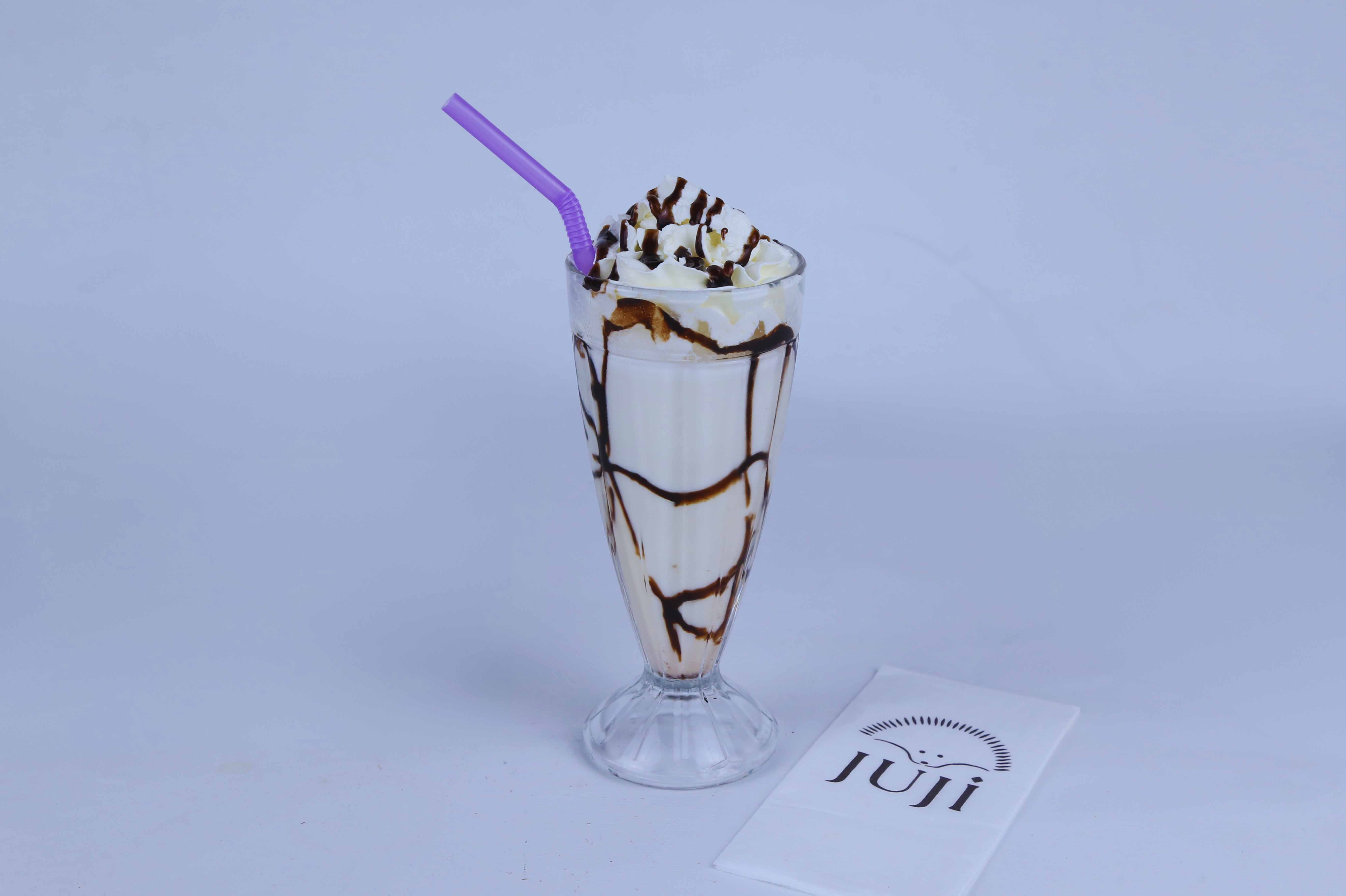 Vişne-Muskat Milkshake