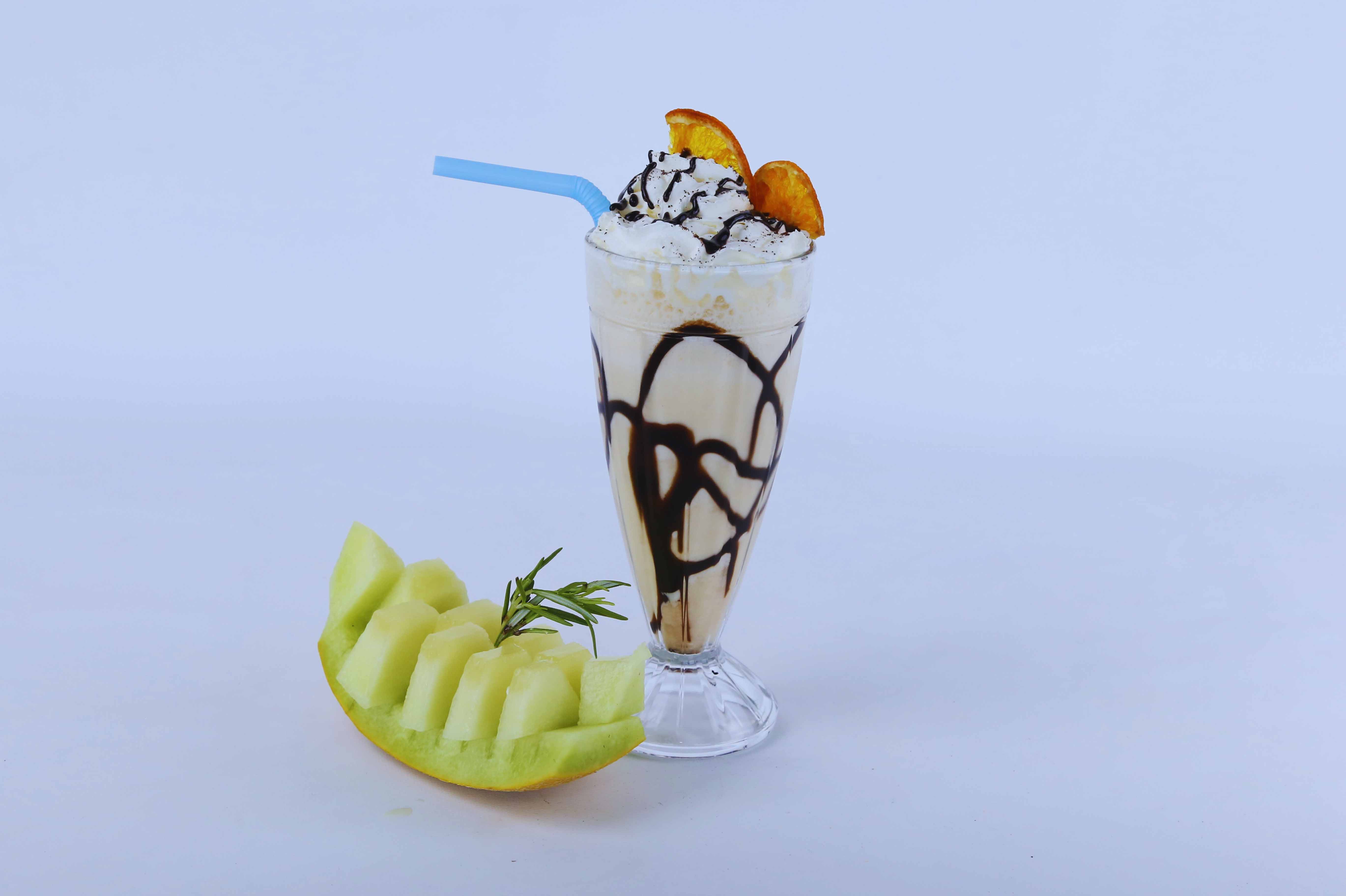 Vişne-Muskat Milkshake