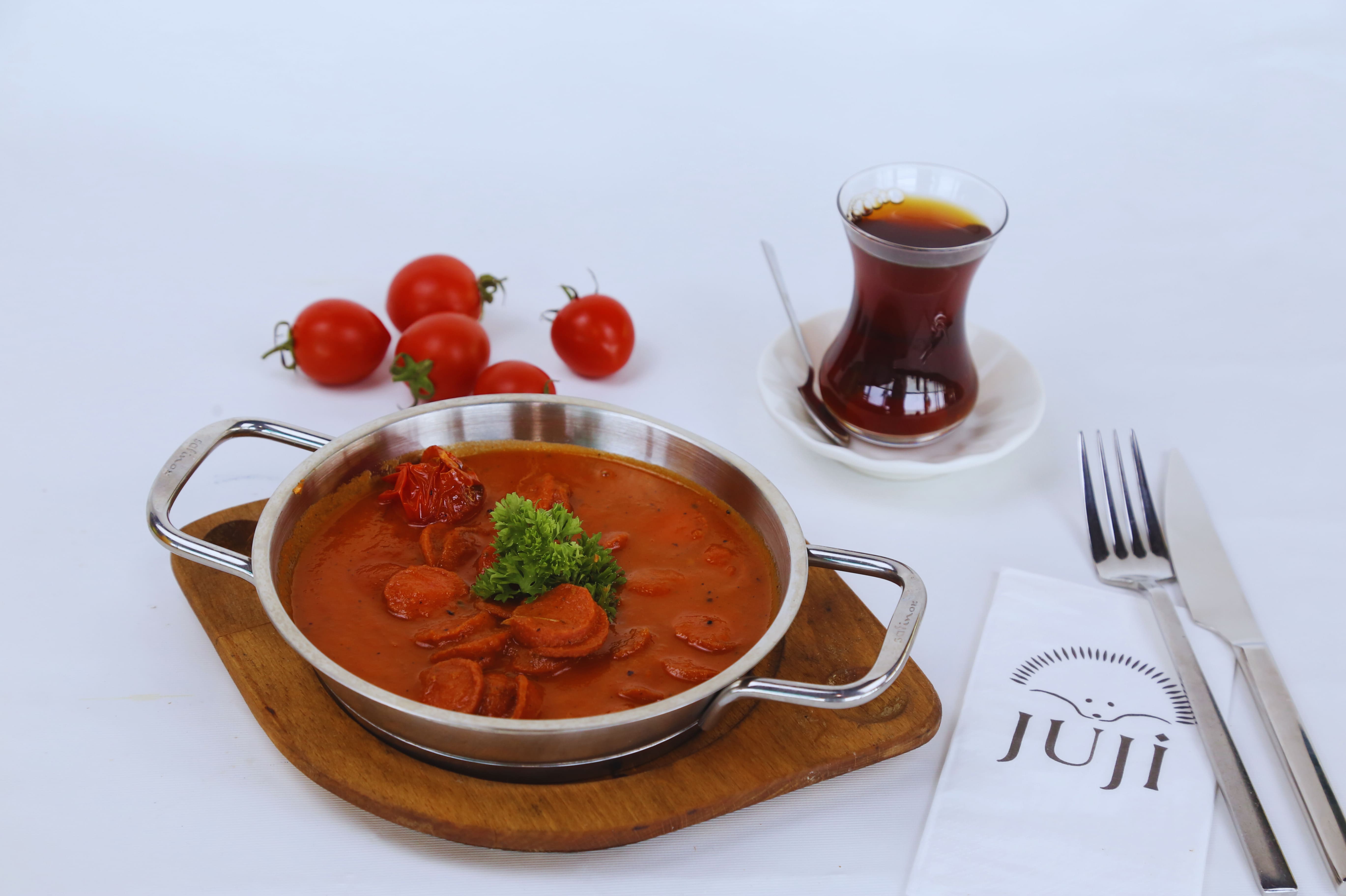 Sahanda Soslu Sosis